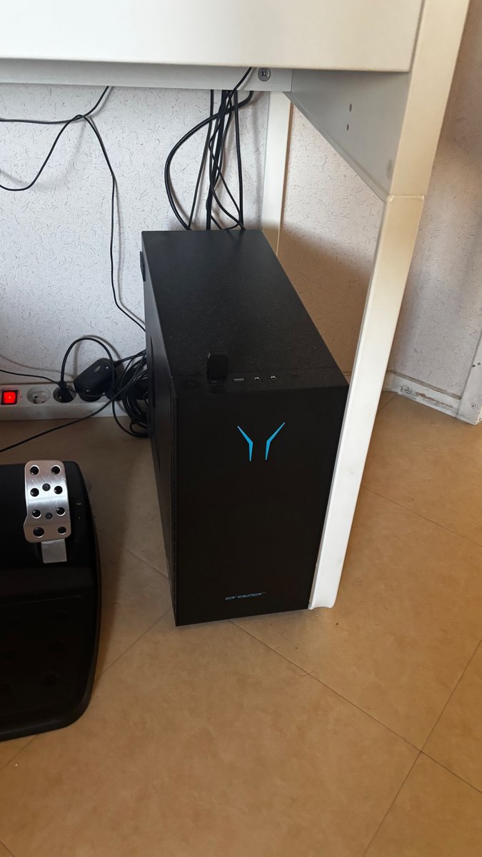 Vend pc gamer avec accessoires — photo 4