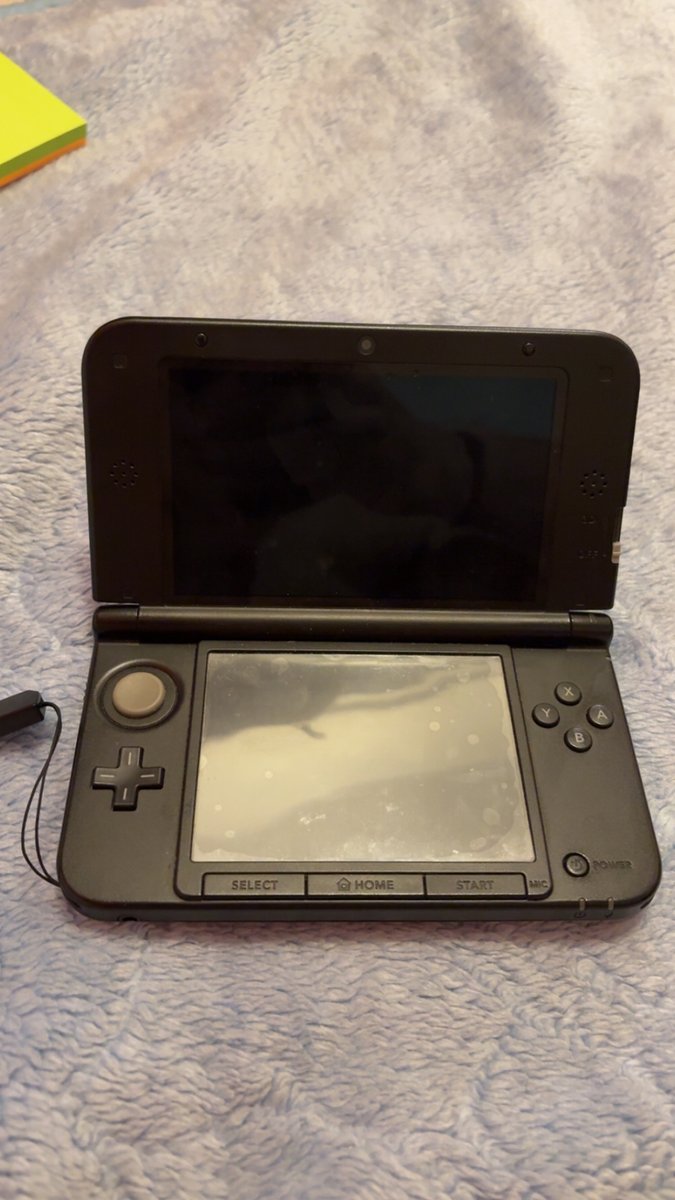 Nintendo 3ds XL 2012 — photo 2